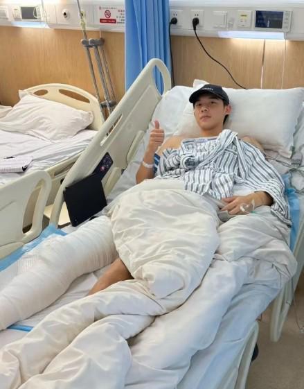 海牛球员李嗣镕遭遇伤病已接受手术，记者：基本宣告赛季报销